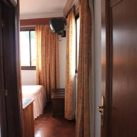 Bed & Breakfast Rural De Sanroque Santana (Madeira)