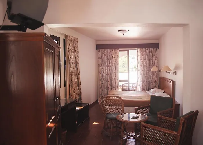 Bed & Breakfast Rural De Sanroque Santana (Madeira)